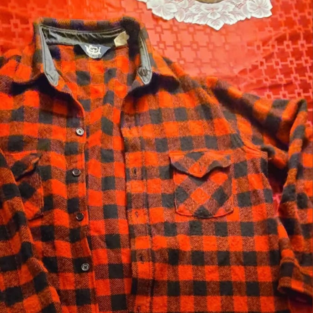 Vintage Woolrich Men's Red & Black Checked Shirt, size XL